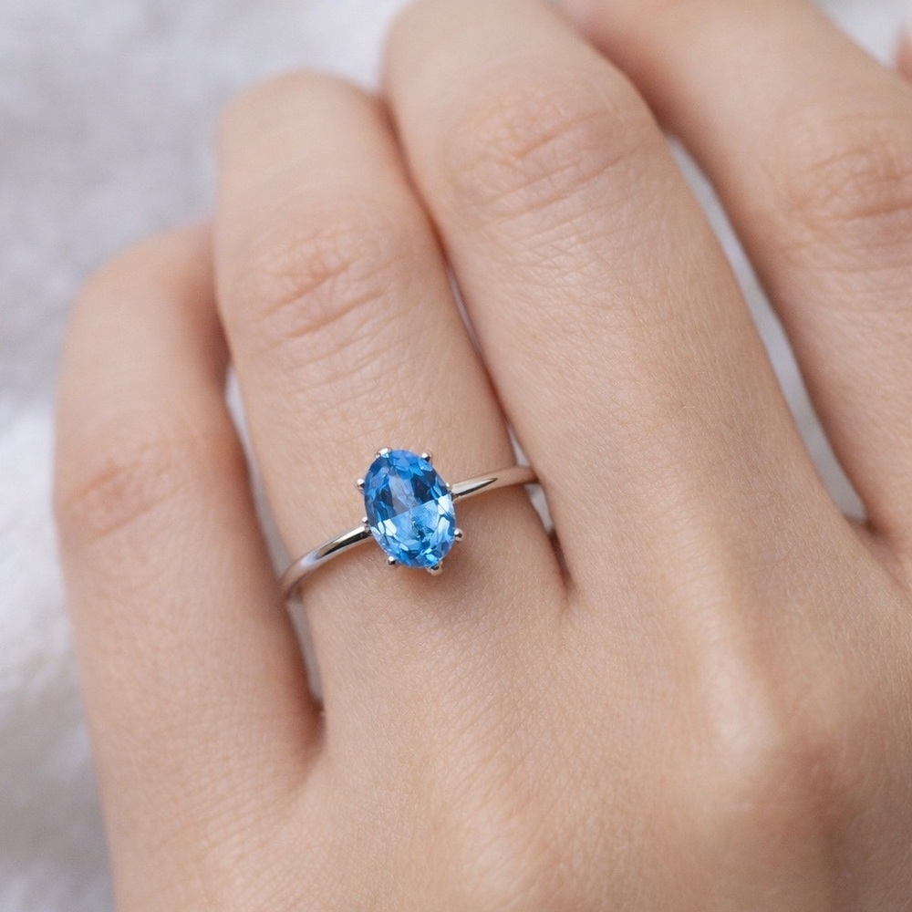 Sky Blue Topaz Oval Solitaire and 925 Sterling Silver Ring - Size 7 (NEW)